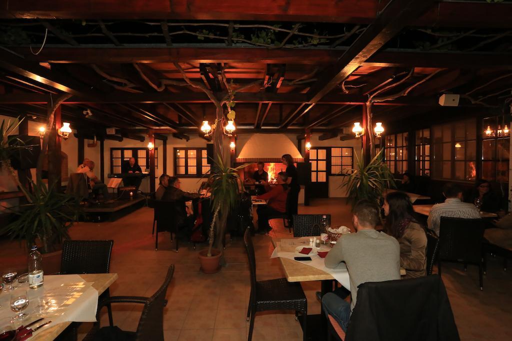 Hotel Tiffan'S Pinceszet Es Panzio Villány Exteriér fotografie